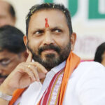 ಬಿಜೆಪಿ ಮುಖಂಡನಿಗೆ ಟಿಕೆಟ್ ಕೊಡುವುದಾಗಿ ಕೋಟ್ಯಾಂತರ ರೂ. ವಂಚನೆ – ಉಡುಪಿಯಲ್ಲಿ ಚೈತ್ರ ಕುಂದಾಪುರ ಪೊಲೀಸ್ ವಶಕ್ಕೆ