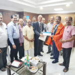 ಉಡುಪಿ ಬನ್ನಂಜೆಯ ಜಯಲಕ್ಷ್ಮಿ ಸಿಲ್ಕ್ಸ್ ಮಾಲಕನ ದೌರ್ಜನ್ಯದ ವಿರುದ್ಧ ಬೀದಿಗಿಳಿದ ಆಟೋ ಚಾಲಕರು (Udupi auto drivers protest against Udupi bannanje Jayalaxmi silks owner)