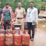 ಉಚ್ಚಿಲ ರಾಹೆ 66ರಲ್ಲಿ ರಾಷ್ಟ್ರಪಕ್ಷಿ ನವಿಲಿನ ಮೃತದೇಹ ಪತ್ತೆ (The dead body of peacock was Found in Uchila NH 66)