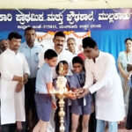 ರಾಷ್ಟ್ರಮಟ್ಟದ ಸುಭಾಷಿತ ಕಂಠಪಾಠ ಸ್ಪರ್ಧೆಯ ತೃತೀಯ ಸ್ಥಾನಿ ವಾಸುದೇವ ತಂತ್ರಿಯವರಿಗೆ ರಾಜ್ಯಪಾಲರಿಂದ ಸನ್ಮಾನ (Vasudeva Thantri, the third runner up of the national level resitation Competition, was honored by the Governor)