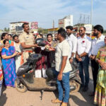 ಎರ್ಮಾಳು ; ವೇಗಧೂತ ಬಸ್‌ ಚಾಲಕರ ಓವರ್‌ ಟೇಕ್‌ ಭರಾಟೆ : ಡಿವೈಡರ್‌ ಏರಿದ ಬಸ್, ತಪ್ಪಿದ ಅನಾಹುತ (Yermal; Competition between Express bus drivers: Bus climbs divider, disaster averted)