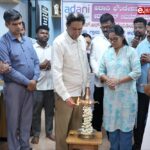  ರೈಲ್ವೇ ನಿಲ್ದಾಣದಿಂದ ಪೊಲ್ಯ ರಸ್ತೆಯ ದಾರಿ ದೀಪಕ್ಕೆ 2 ಲಕ್ಷ ಮಂಜೂರು – ಡಾ. ದೇವಿಪ್ರಸಾದ್ ಶೆಟ್ಟಿ ಬೆಳಪು (2 lakh sanctioned for lighting the way from railway station to Polya road – Dr. Deviprasad Shetty Belapu)